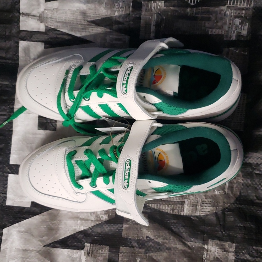 NWT Adidas Men's Forum Low White and Green Sneakers - Picture 6 of 10